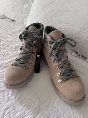 Sorel Taupe Suede Hiker Boots with Green Collar